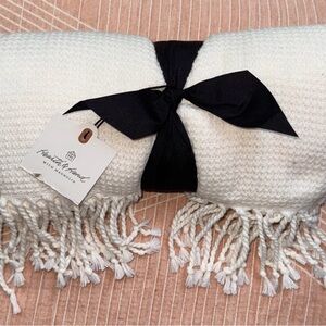 Hearth and Hand Magnolia Throw Blanket Cream Tassel/Fringe NWT